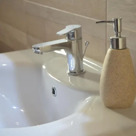Il Cigno Reale - White - Leasing Tuoristic Ragusa Vakantiehuis Chiaramonte Gulfi